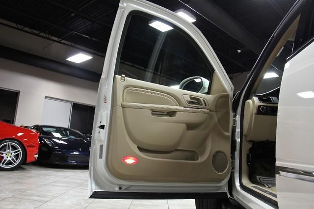 New-2010-Cadillac-Escalade-ESV-Luxury-Luxury