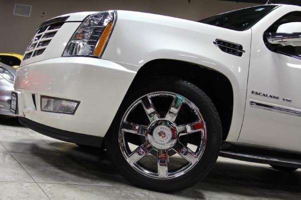 New-2010-Cadillac-Escalade-ESV-Luxury-Luxury