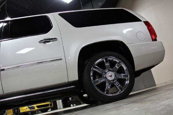 New-2010-Cadillac-Escalade-ESV-Luxury-Luxury