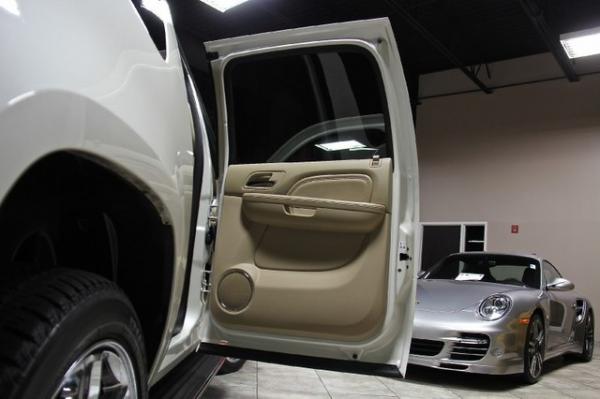 New-2010-Cadillac-Escalade-ESV-Luxury-Luxury