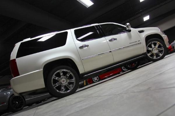 New-2010-Cadillac-Escalade-ESV-Luxury-Luxury