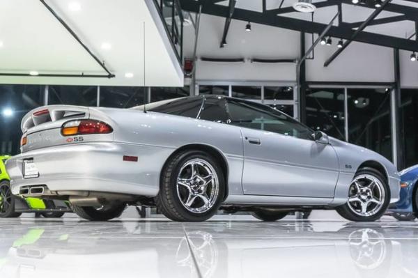 Used-2002-Chevrolet-Camaro-SS-Coupe-UPGRADES