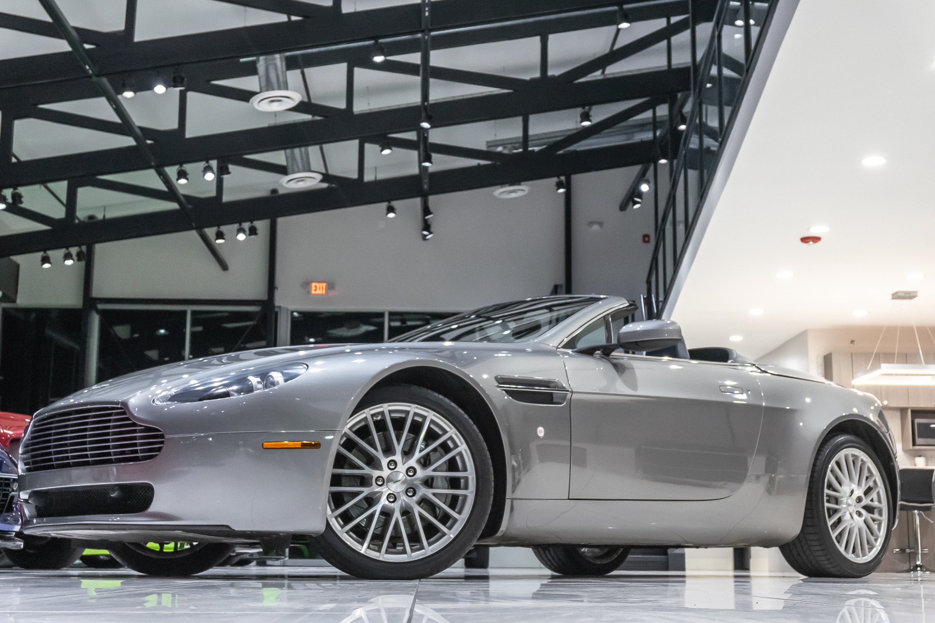 Used-2009-Aston-Martin-Vantage-Convertible-NAVIGATION