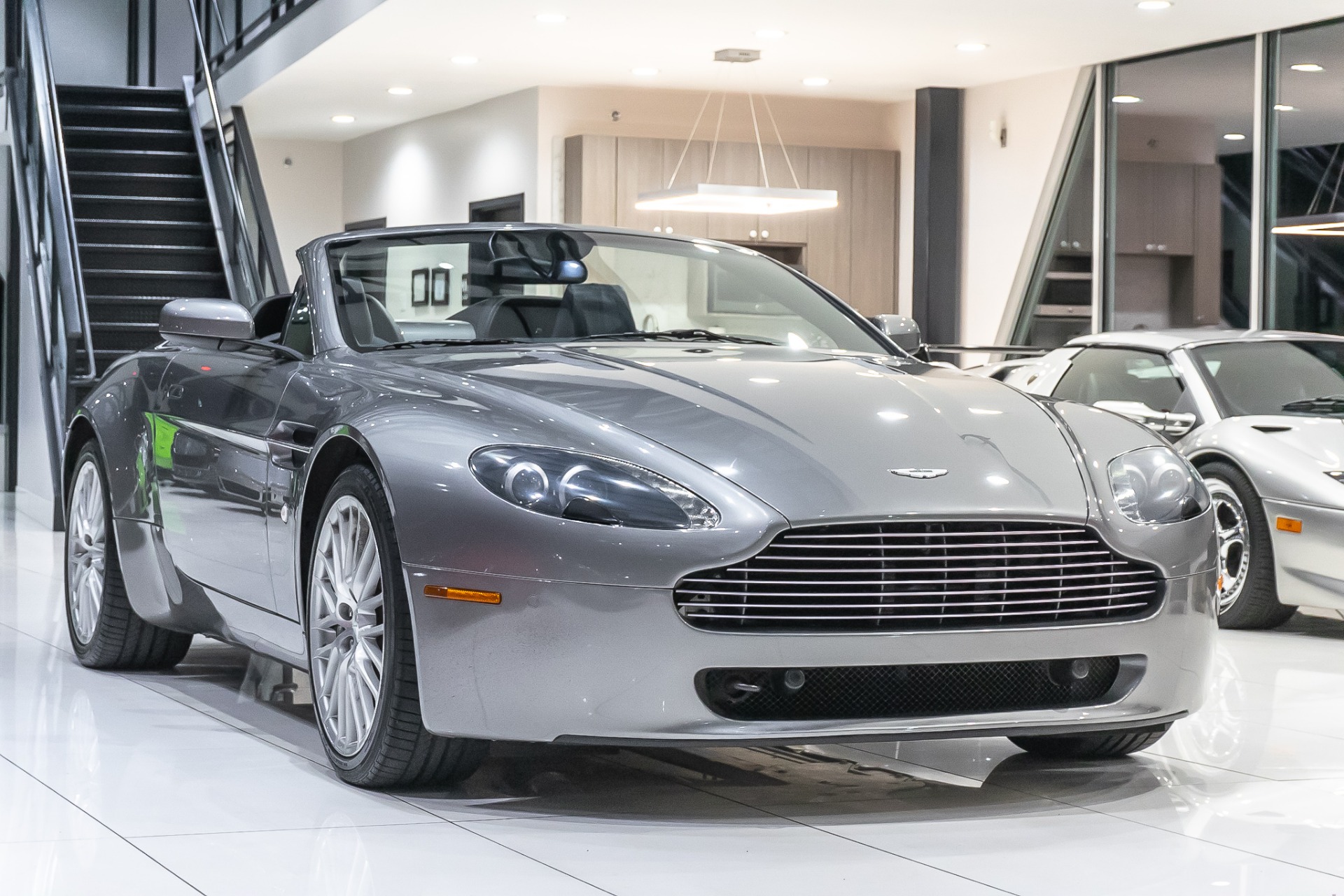 Used-2009-Aston-Martin-Vantage-Convertible-NAVIGATION