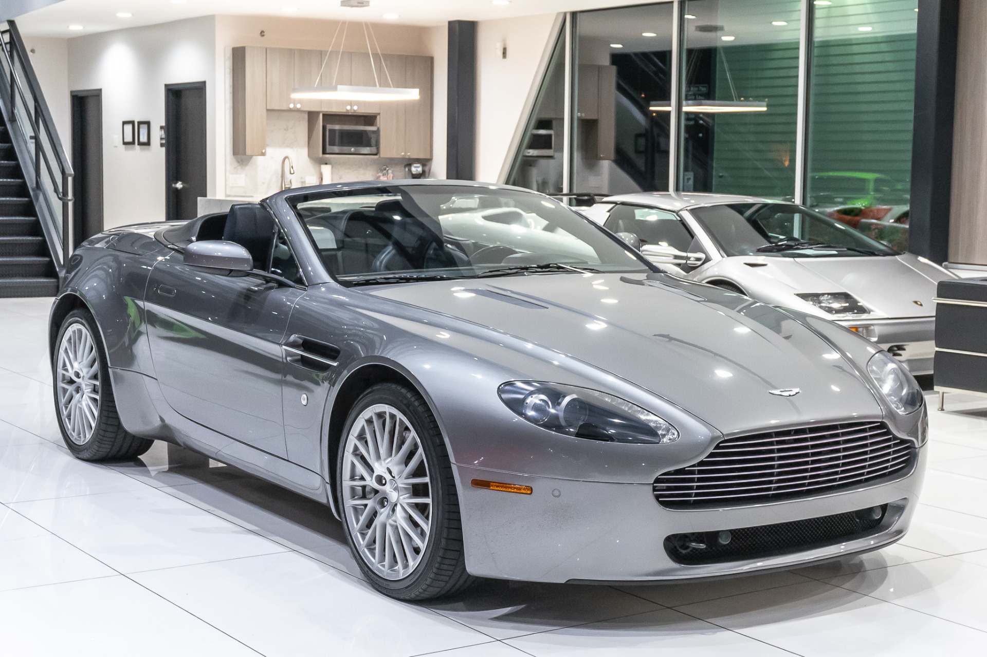 Used-2009-Aston-Martin-Vantage-Convertible-NAVIGATION