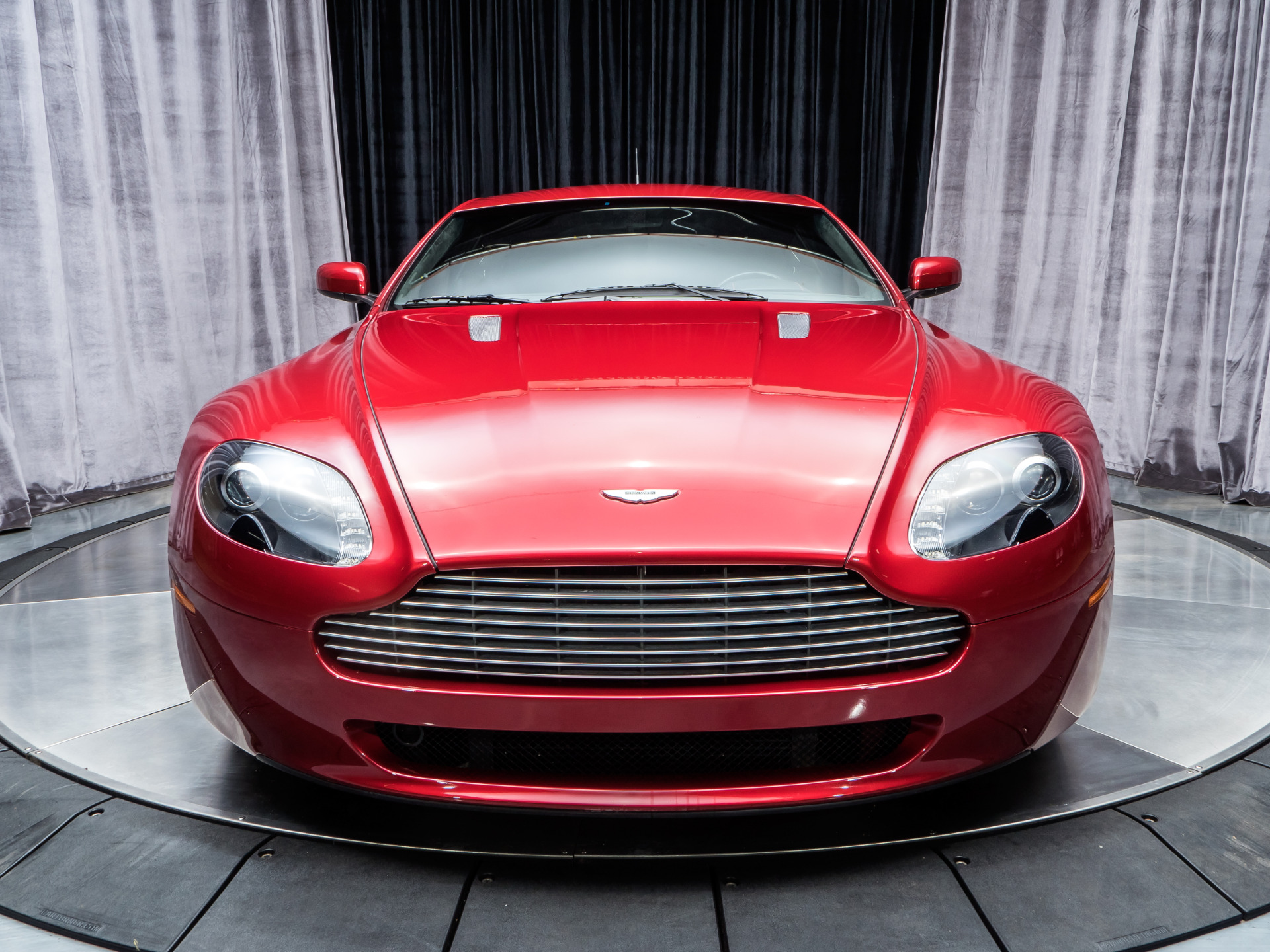 Used-2006-Aston-Martin-Vantage-Coupe-6-Speed