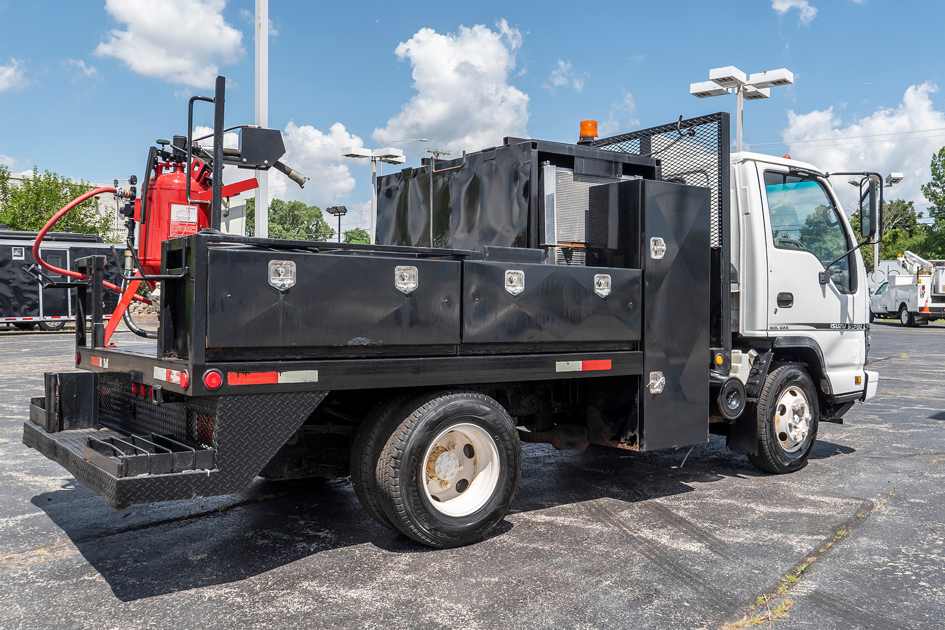 Used-2007-Isuzu-NPR-Flatbed-Equipment