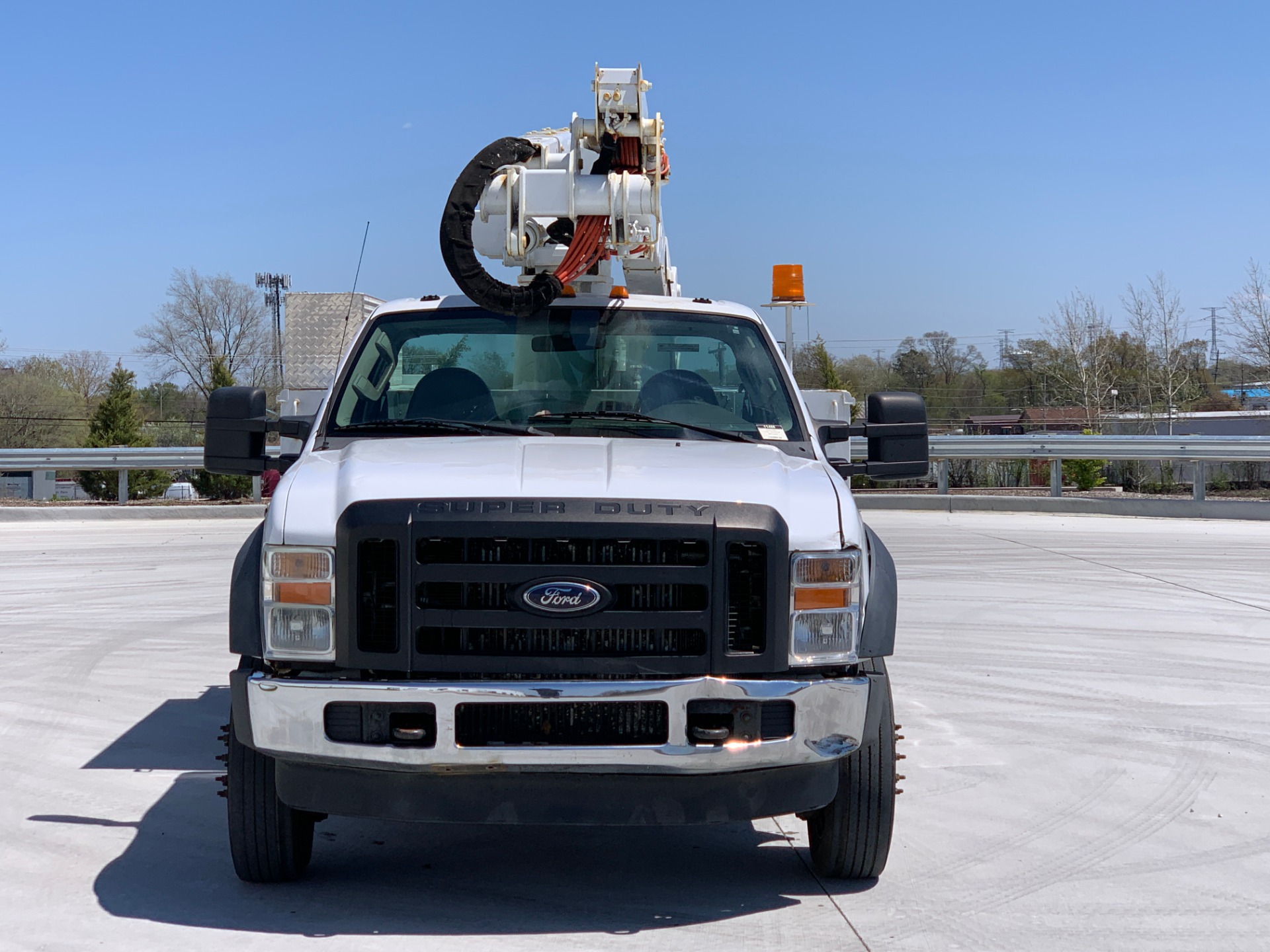 Used-2008-Ford-Super-Duty-F-550-XLT-DRW-2dr-Bucket-Truck