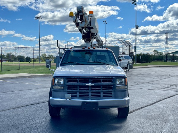 Used 2001 Chevrolet C3500 HD Bucket Truck - 8.1 Liter BIG BLOCK - Low Miles for sale Sold at Chicago Motor Cars in West Chicago IL 60185 2