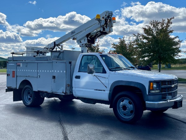 Used 2001 Chevrolet C3500 HD Bucket Truck - 8.1 Liter BIG BLOCK - Low Miles for sale Sold at Chicago Motor Cars in West Chicago IL 60185 3