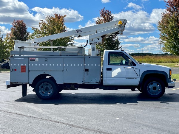 Used 2001 Chevrolet C3500 HD Bucket Truck - 8.1 Liter BIG BLOCK - Low Miles for sale Sold at Chicago Motor Cars in West Chicago IL 60185 4