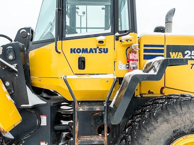 Used-2006-Komatsu-WA250PT5-Front-End-Loader