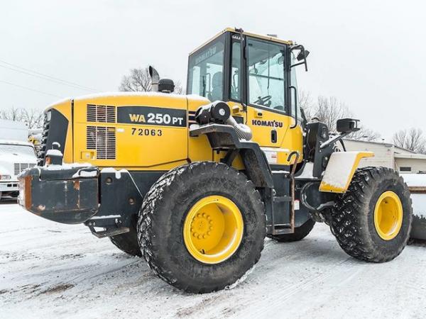 Used-2006-Komatsu-WA250PT5-Front-End-Loader