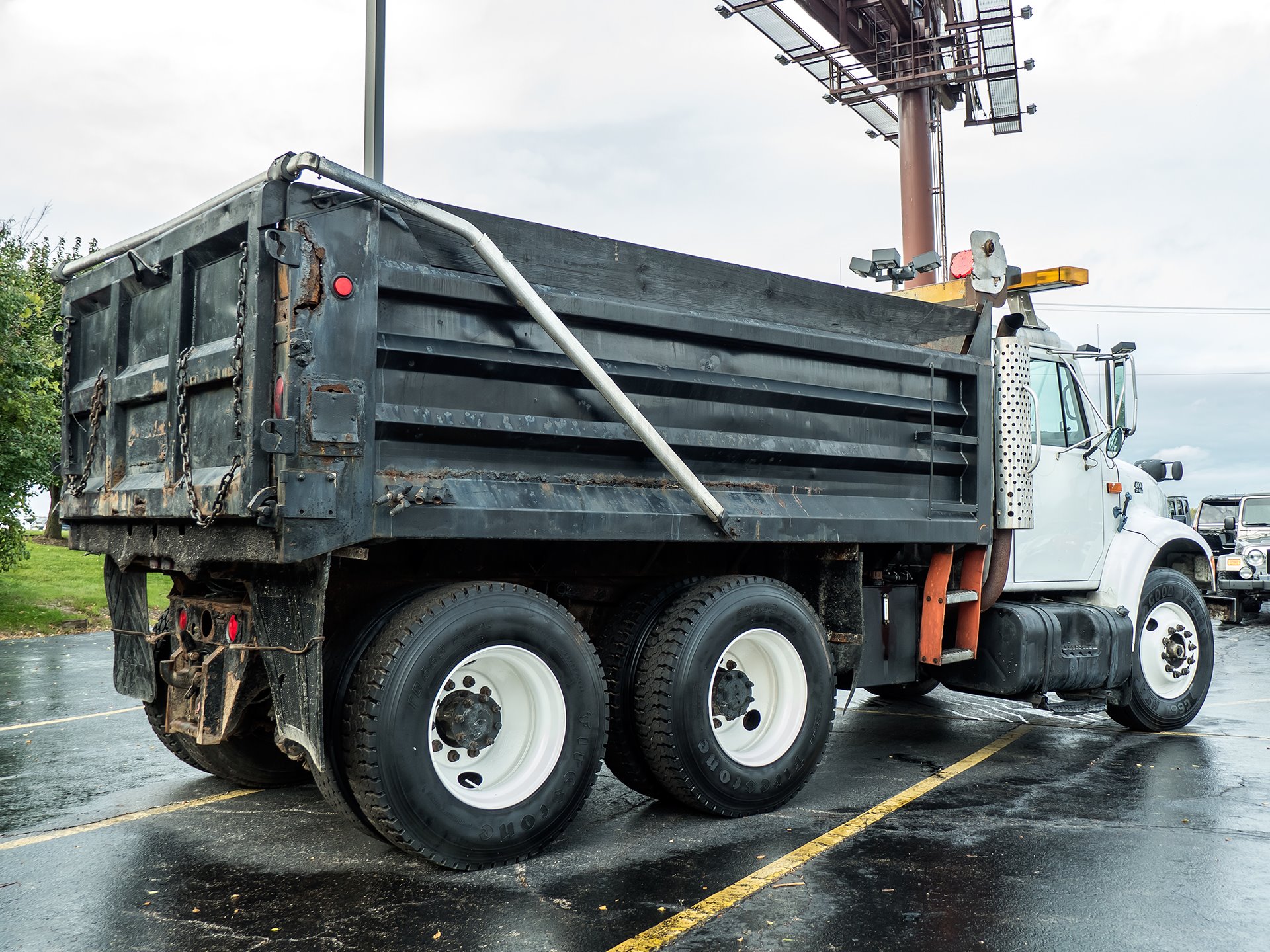 Used-1999-International-4900-DT466-Dump-Truck