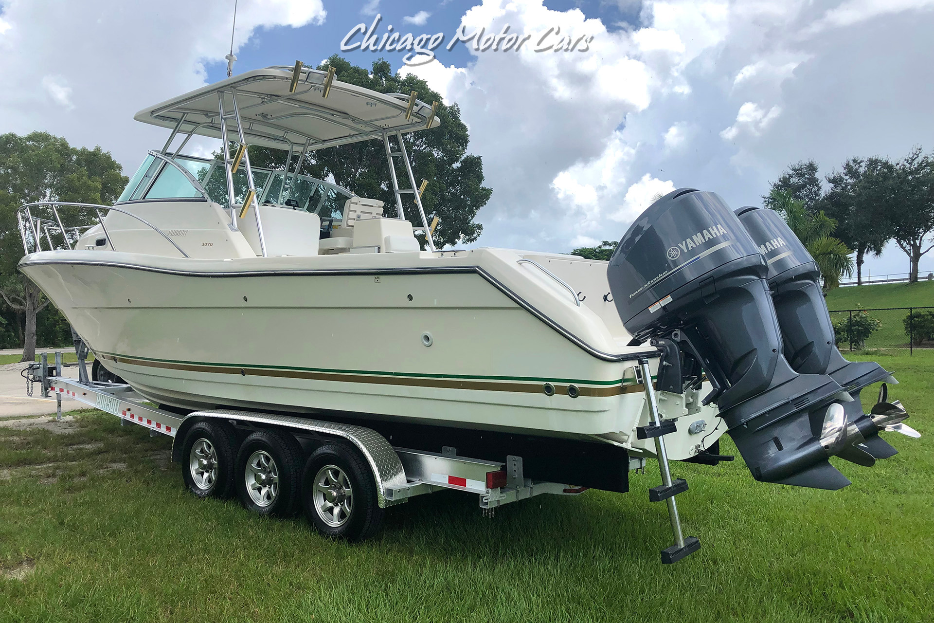 Used-2002-Pursuit-3070-Walkaround-Yamaha-Outboard-4-Stroke-with-Trailer