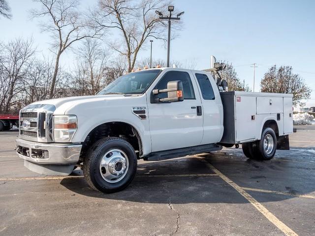 Used 2008 Ford Super Duty F-350 DRW Crane Truck for sale Sold at Chicago Motor Cars in West Chicago IL 60185 1