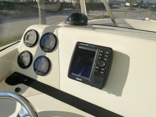 Used-2005-Pursuit-3070CC-Boat