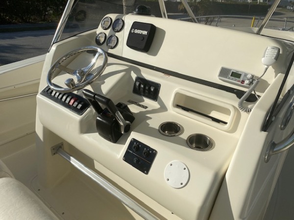 Used-2005-Pursuit-3070CC-Boat