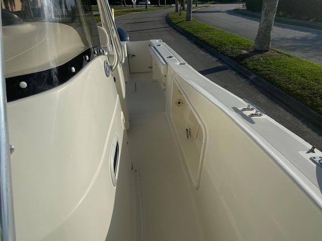 Used-2005-Pursuit-3070CC-Boat