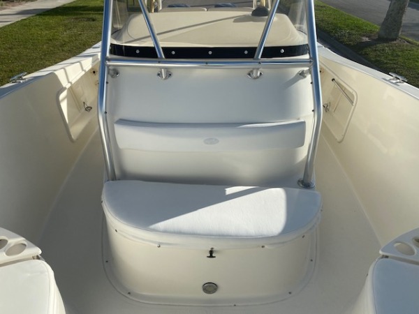 Used-2005-Pursuit-3070CC-Boat