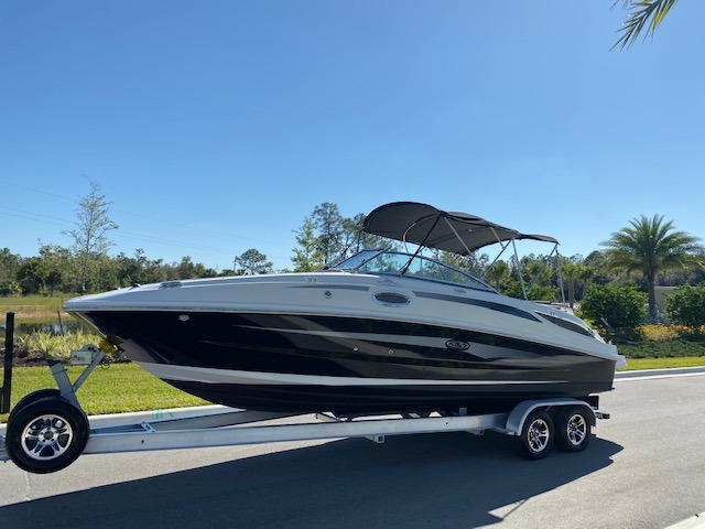 Used-2011-Sea-Ray-260-Sun-Deck-Boat