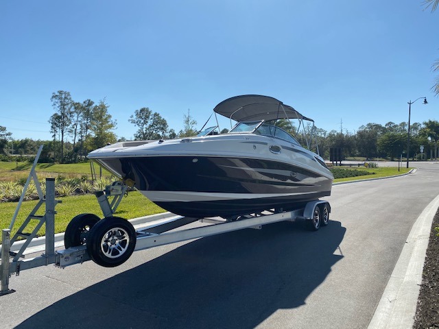 Used-2011-Sea-Ray-260-Sun-Deck-Boat