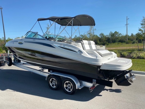 Used-2011-Sea-Ray-260-Sun-Deck-Boat