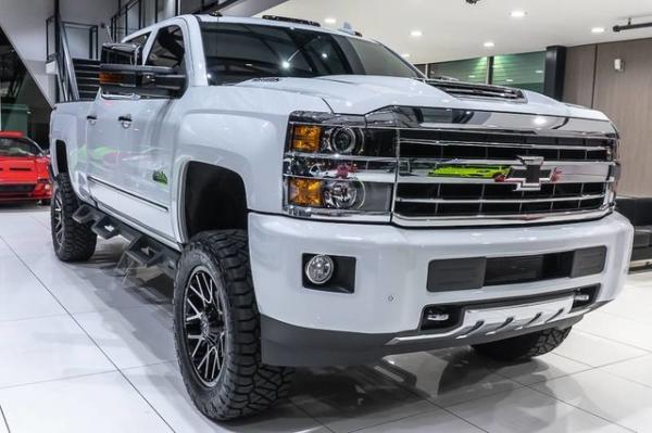 Used-2018-Chevrolet-Silverado-2500HD-High-Country-15K-in-UPGRADES