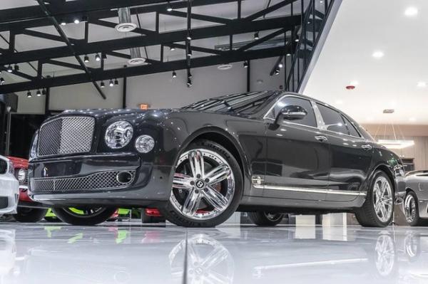 Used 2011 Bentley Mulsanne Sedan for sale Sold at Chicago Motor Cars in West Chicago IL 60185 2