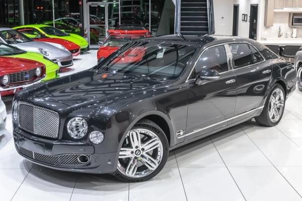 Used 2011 Bentley Mulsanne Sedan for sale Sold at Chicago Motor Cars in West Chicago IL 60185 3