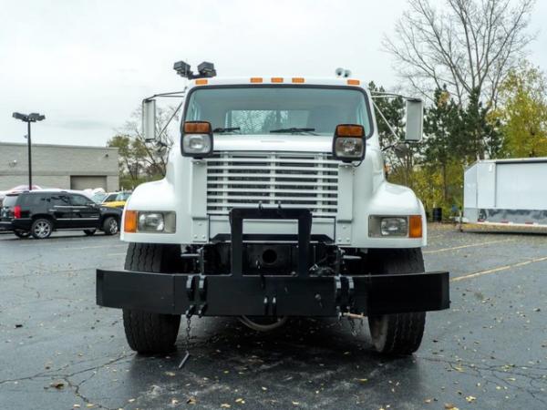 Used-2001-International-4900-Flatbed-Truck