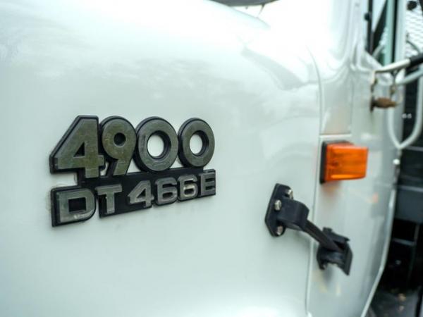 Used-2001-International-4900-Flatbed-Truck