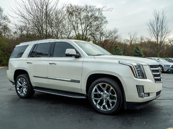 Used 2015 Cadillac Escalade Luxury for sale Sold at Chicago Motor Cars in West Chicago IL 60185 4