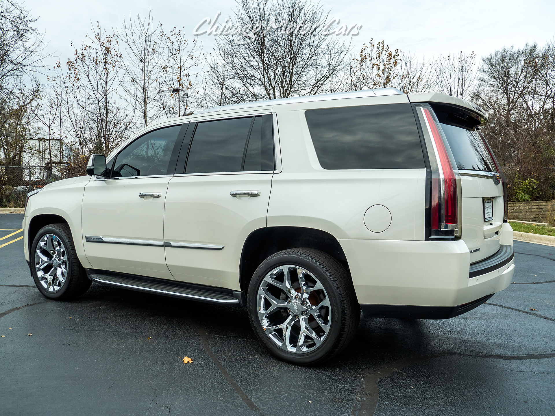 Used-2015-Cadillac-Escalade-Luxury