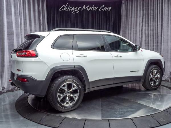 Used 2014 Jeep Cherokee Trailhawk for sale Sold at Chicago Motor Cars in West Chicago IL 60185 5