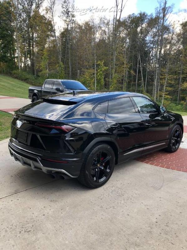 Used 2019 Lamborghini URUS SUV for sale Sold at Chicago Motor Cars in West Chicago IL 60185 4