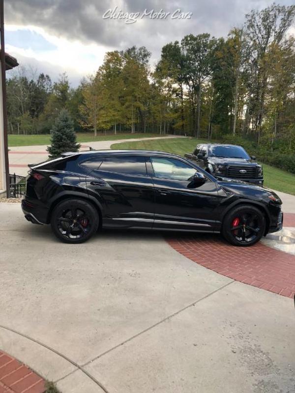 Used 2019 Lamborghini URUS SUV for sale Sold at Chicago Motor Cars in West Chicago IL 60185 5