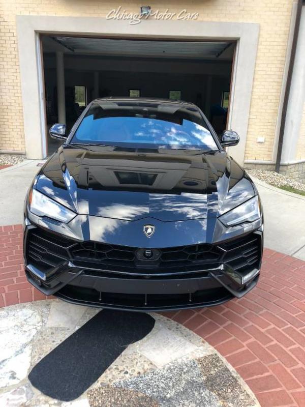 Used 2019 Lamborghini URUS SUV for sale Sold at Chicago Motor Cars in West Chicago IL 60185 6