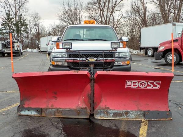 Used 2001 Chevrolet Silverado 2500HD LS Pick-Up Truck for sale Sold at Chicago Motor Cars in West Chicago IL 60185 2