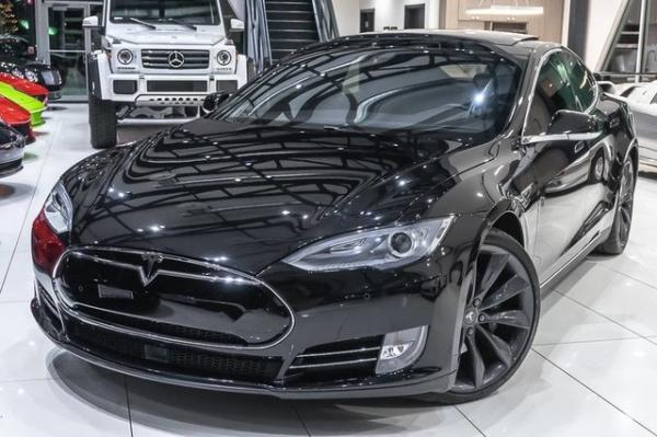 Used 2015 Tesla Model S 70D **$91k+ MSRP** for sale Sold at Chicago Motor Cars in West Chicago IL 60185 4