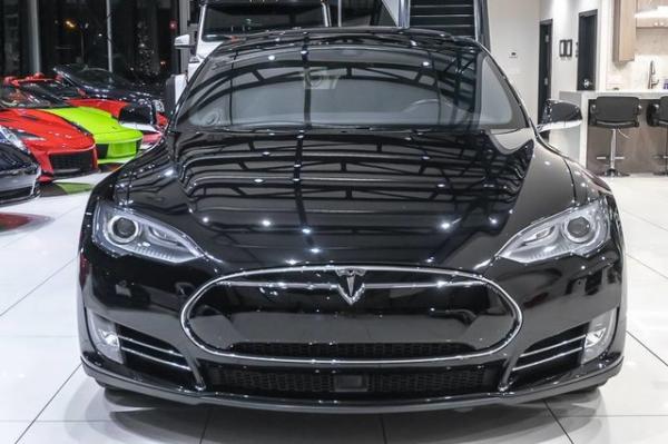 Used 2015 Tesla Model S 70D **$91k+ MSRP** for sale Sold at Chicago Motor Cars in West Chicago IL 60185 6