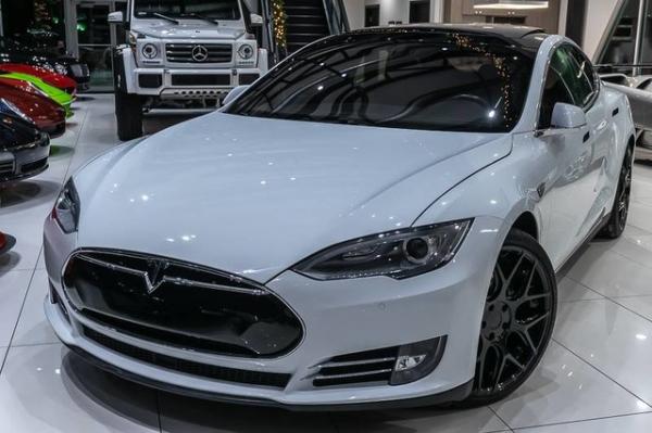 Used 2015 Tesla Model S 70D **$91k + MSRP** for sale Sold at Chicago Motor Cars in West Chicago IL 60185 4