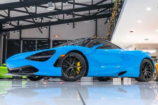 Used 2018 McLaren 720S Performance Coupe MSRP $368,575+ for sale Sold at Chicago Motor Cars in West Chicago IL 60185 3