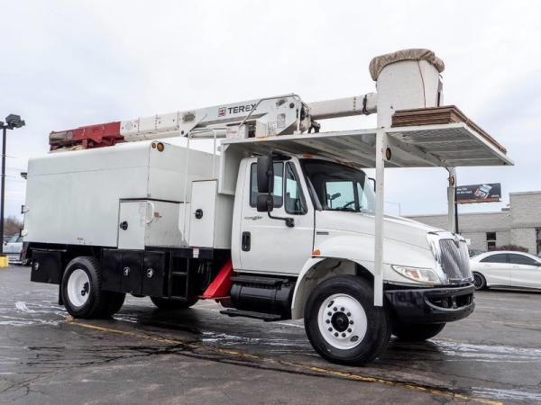 Used 2009 International 4300 60' HI RANGER Bucket Truck for sale Sold at Chicago Motor Cars in West Chicago IL 60185 3
