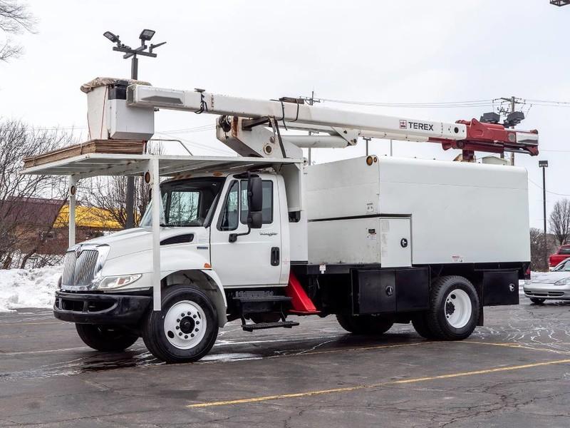 Used 2009 International 4300 60' HI RANGER Bucket Truck for sale Sold at Chicago Motor Cars in West Chicago IL 60185 1