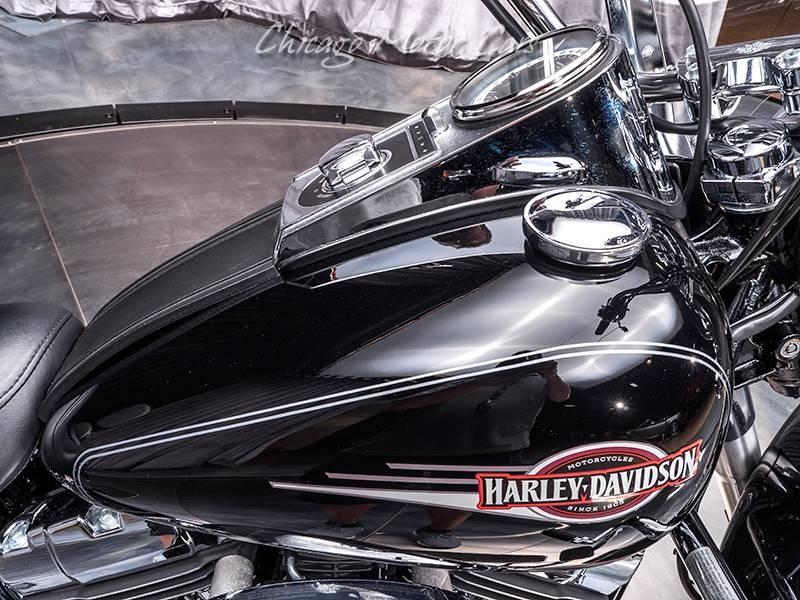 Used-2005-Harley-Davidson-FLSTCI-Heritage-Classic-Motorcycle