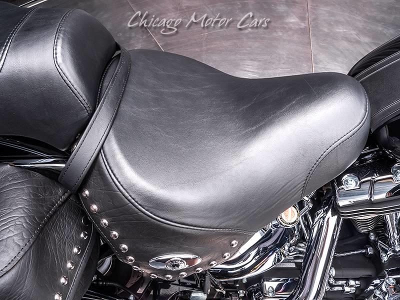 Used-2005-Harley-Davidson-FLSTCI-Heritage-Classic-Motorcycle