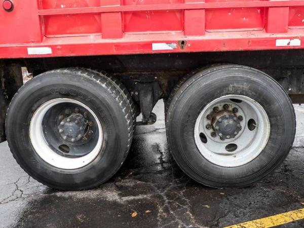 Used-2000-Freightliner-FL80-Dump-Truck