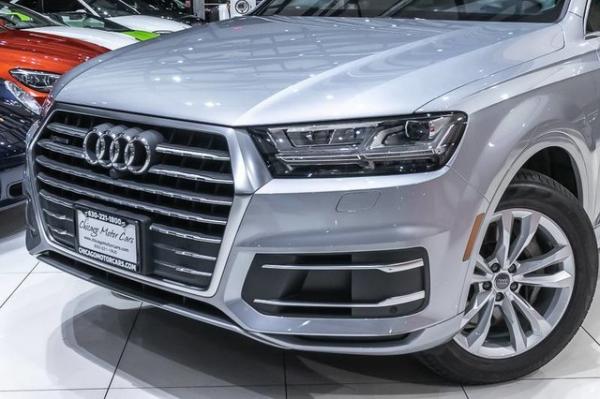 Used 2017 Audi Q7 Premium Plus Quattro for sale Sold at Chicago Motor Cars in West Chicago IL 60185 4