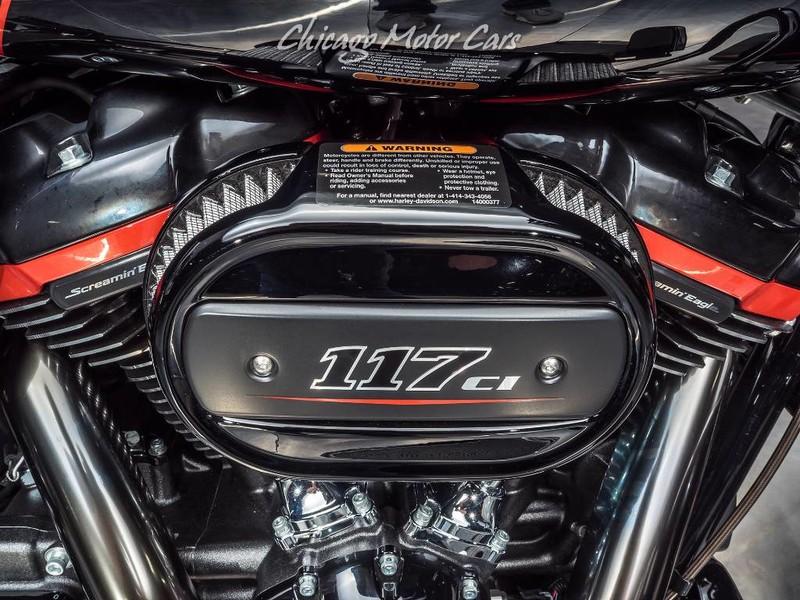 Used-2018-Harley-Davidson-FLTRXSE-CVO-Road-Glide-10k-in-UPGRADES-Only-220-Miles